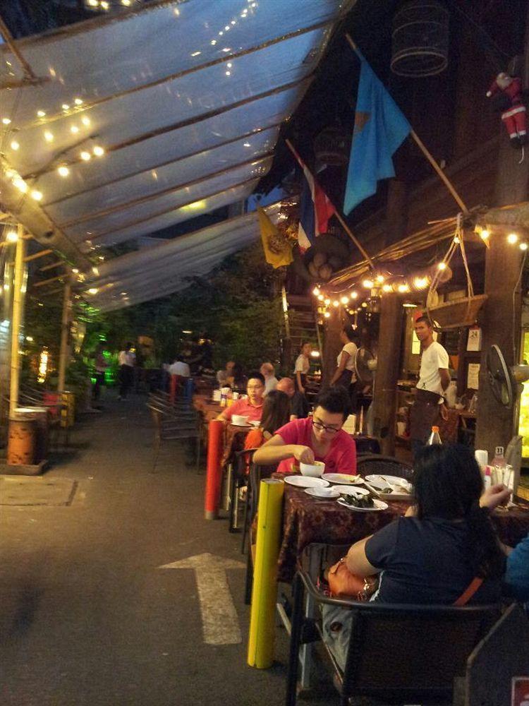 Suk11 Hostel Bangkok Eksteriør billede